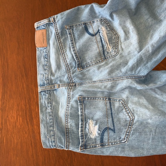 American Eagle Vintage Hi-Rise Jeans - Picture 4 of 4